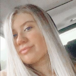 Meet your Posher, Bella